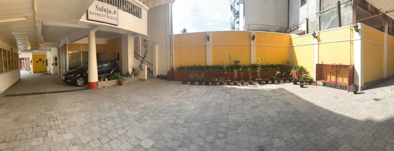 Hotel Saluja Siliguri Extérieur photo
