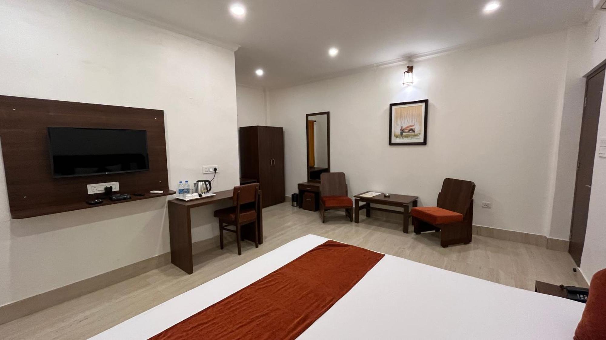 Hotel Saluja Siliguri Extérieur photo
