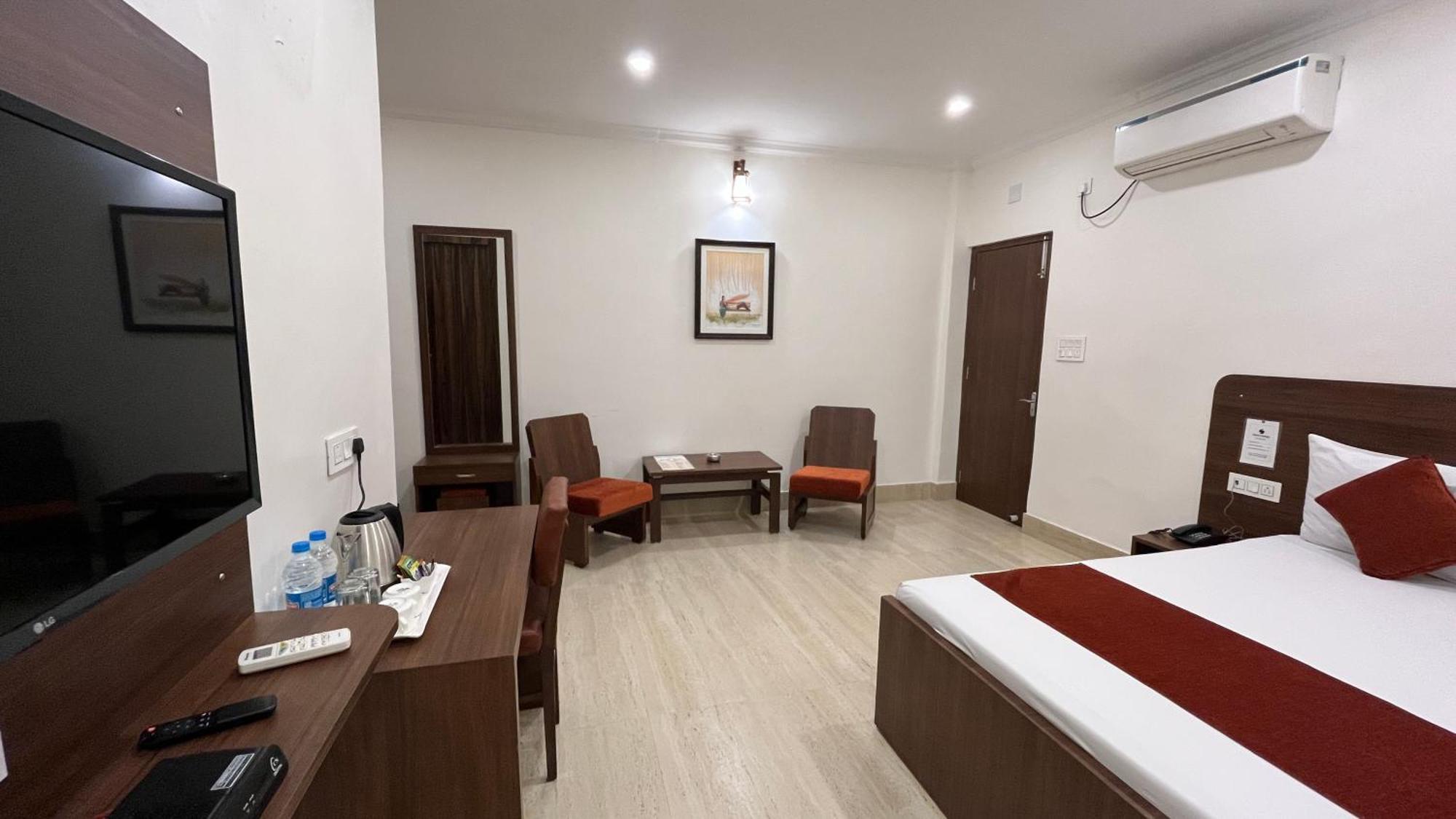 Hotel Saluja Siliguri Extérieur photo