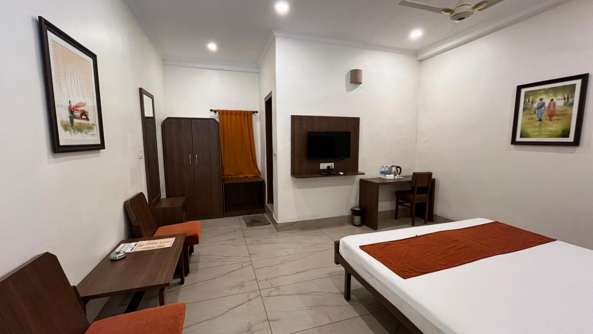 Hotel Saluja Siliguri Extérieur photo