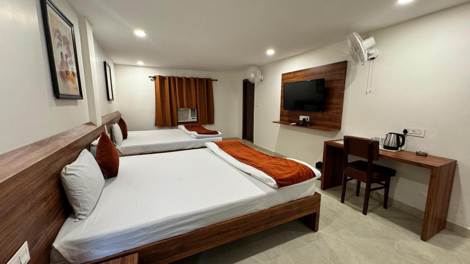 Hotel Saluja Siliguri Extérieur photo