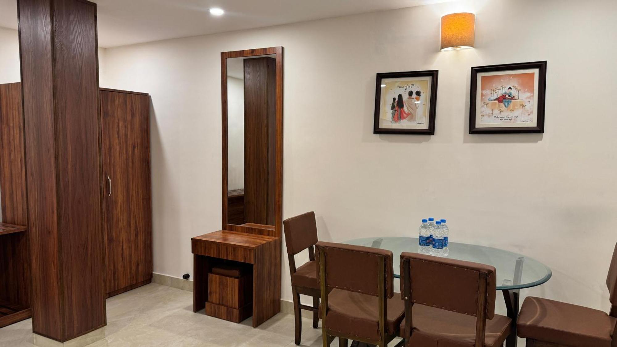 Hotel Saluja Siliguri Extérieur photo